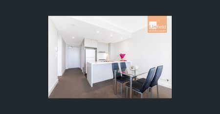 One bedroom plus study with amazing city view - Photo 4