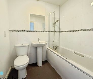Dock Road, TILBURY - Photo 4