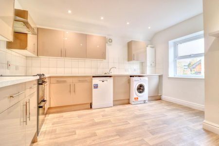 3 bedroom apartment to rent - Photo 5