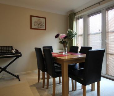 4 bedroom detached house to rent - Photo 3