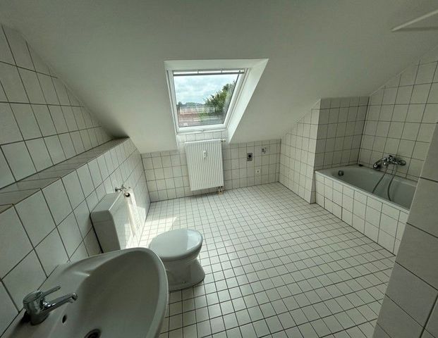 2 Zimmer Wohnung NUR für 2-Personen Haushalt und ausschließlich mit WBS in ruhiger Lage - Photo 1