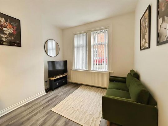 1 bedroom in a house share to rent - Photo 1