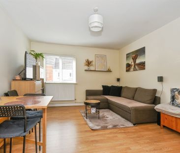 Whitney Street, Swindon - Photo 6