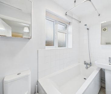 2 bedroom maisonette to rent - Photo 4