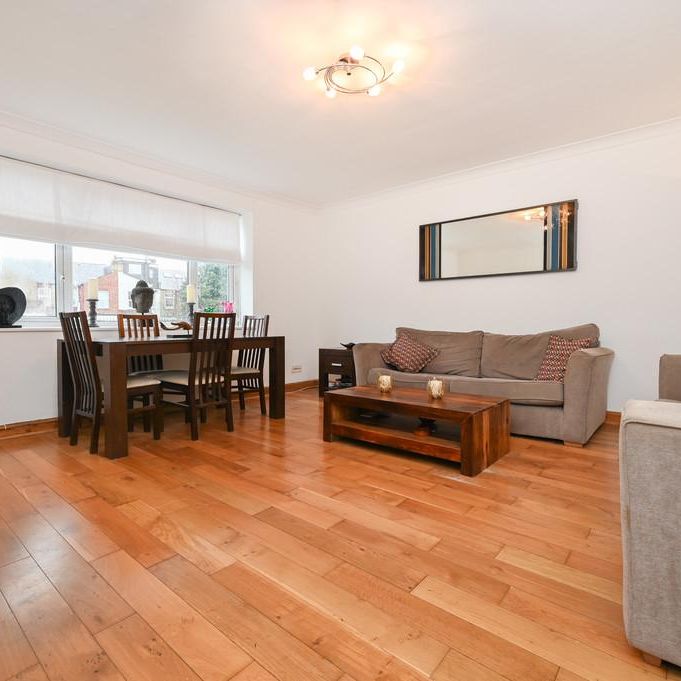 2 bedroom ground floor flat to rent - Photo 1