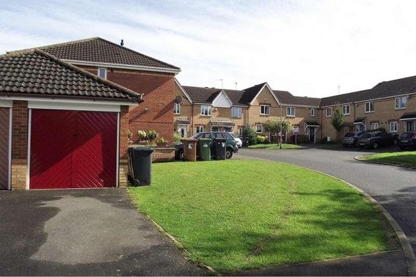 Sandringham Close, Wellingborough, Northamptonshire, NN8 - Photo 1