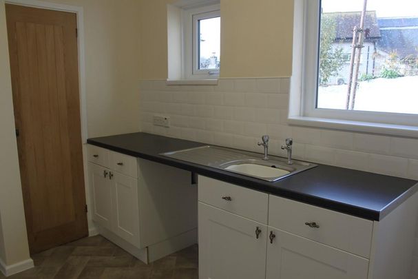 1 bedroom semi-detached bungalow to rent - Photo 1