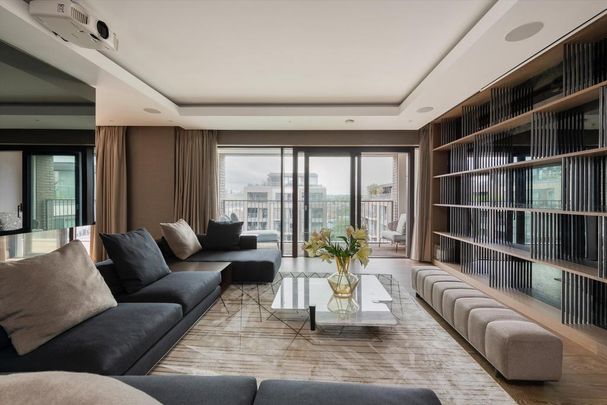 4 bedroom flat to rent - Photo 1