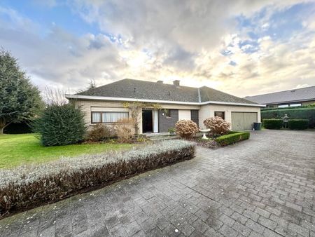 BUNGALOW MET 2 SLAAPKAMERS, TUIN EN DUBBELE GARAGE - Photo 2