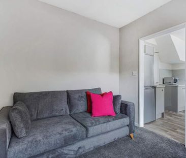 4 bedroom house to rent - Photo 2