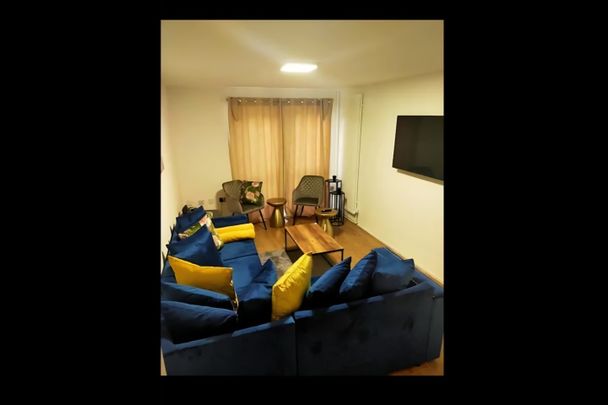 2 Bed Terraced House, Urlwin Walk, SW9 - Photo 1