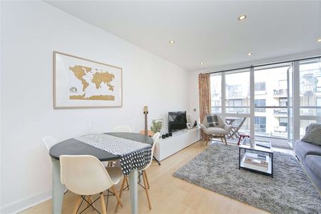 Beautifully presented apartment located on the third floor of this popular building by Kingsland Basin. - Photo 5