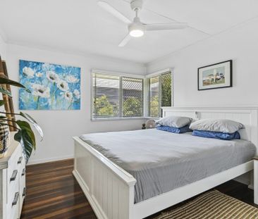 THREE BEDROOM HOME IN QUIET, PRIME CURRUMBIN LOCATION - Photo 3