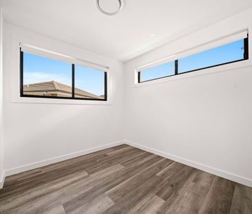Brand New Family Home with Spacious Living - Photo 5