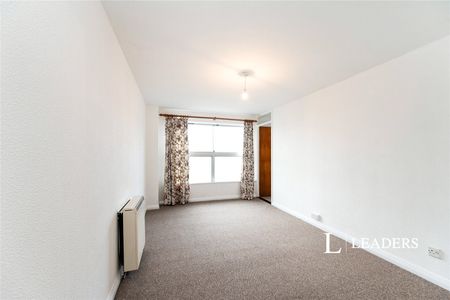 2 bedroom apartment to rent Clarendon Road, Southsea, Hampshire, PO4 - Photo 3