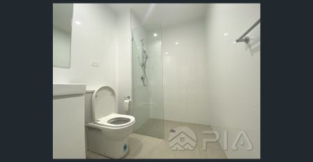 Modern 2 Bedroom Apartment in Prime Merrylands Location - Photo 2