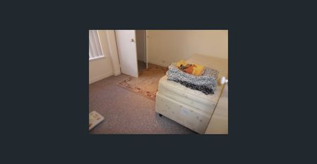 Located in quiet street this 3 BRM 2 BATHROOM HOUSE is definitely worth a visit - Photo 5