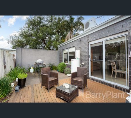 4/4 Grieve Parade, Altona, Vic 3018 - Photo 1