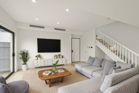 STUNNING NEW DESIGNER TOWNHOUSE - Photo 4