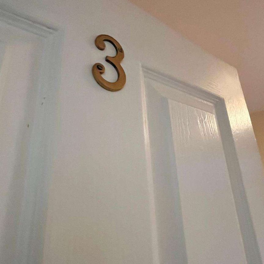 St. Thomas Hill Room 3 - Photo 1