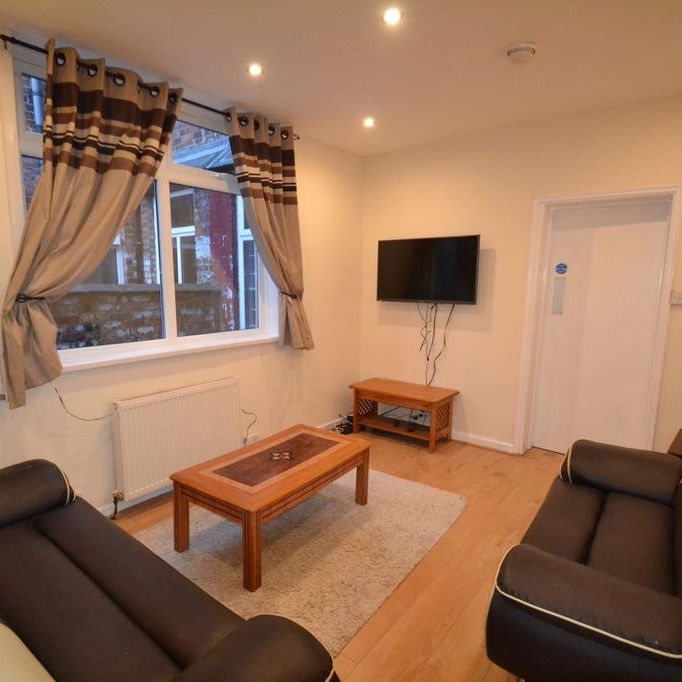 5 bedroom house to rent - Photo 1