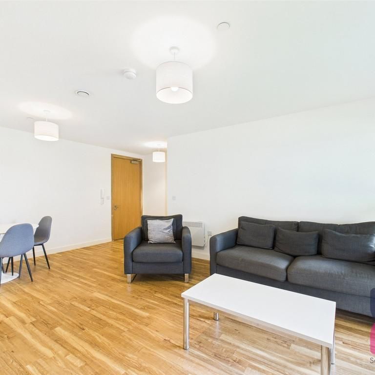 3 bedroom flat to rent - Photo 1