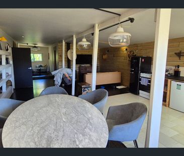 Artist's Cottage - Photo 1