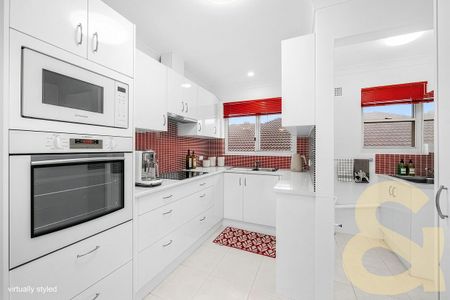 Bright & Stylish Renovated Top-Floor Apartment - Photo 5