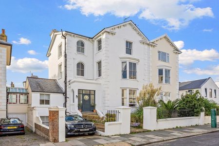 2 Bed Flat, Albany Villas, BN3 - Photo 4