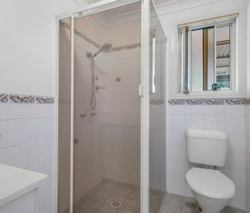 Immaculate Three Bedroom Duplex! - Photo 6