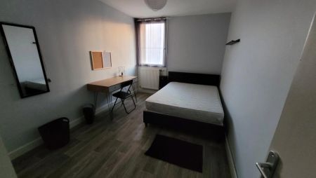 A AGEN, APPARTEMENT T4 MEUBLÉ AVEC PARKING EXTÉRIEUR ET TERR - Photo 4