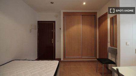 madrid, Community of Madrid 28010 - Photo 4