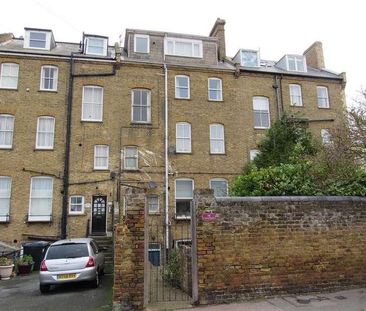 Central Parade, Herne Bay, CT6 - Photo 2