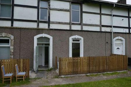 Harland Cottages, Scotstoun, G14 - Photo 2