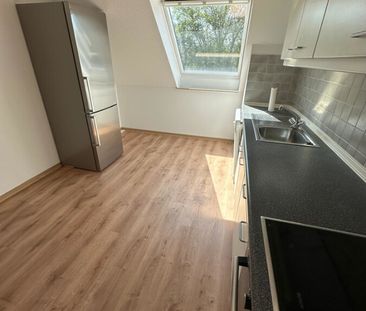 Helle 2-Zimmer-Wohnung in zentraler Lage mit Einkaufsmöglichkeiten ... - Photo 3