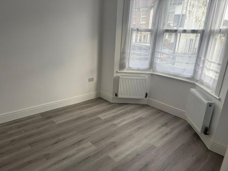 5 Bed Terraced House, Lakehall Road, CR7 - Photo 5