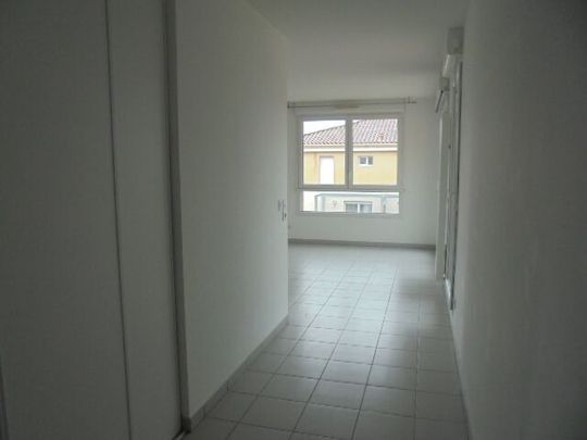 Appartement 4 pièces 82m2 MARSEILLE 12EME 1 290 euros - Photo 1