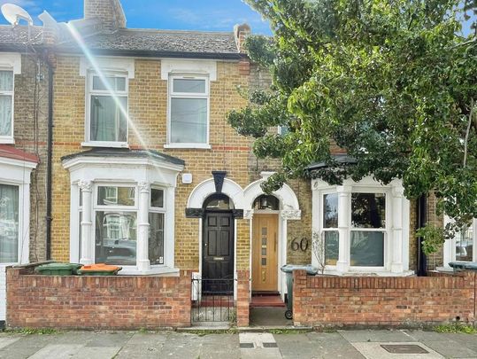 2 bedroom terraced house to rent - Photo 1