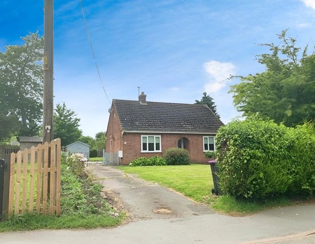2 bedroom detached bungalow to rent - Photo 1