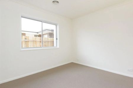 Spacious Family Home - Photo 4