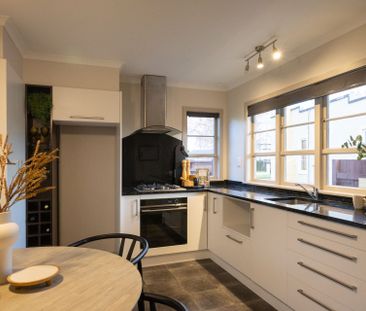 Spacious&comma; Stylish & Superbly Located – Available from 9th Jun... - Photo 4