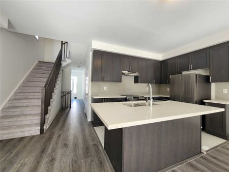 For Lease - 68 Copperhill Heights, Barrie, Ontario - Photo 2