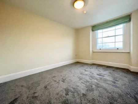 2 Bedroom - Photo 3
