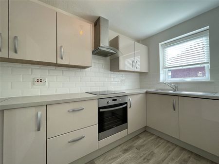Heather Close, Taunton, Somerset, TA1 - Photo 2