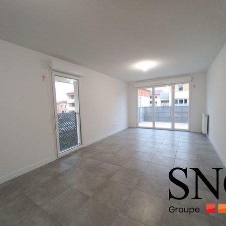 T3 AVEC BALCON + PARKINGS - Photo 3