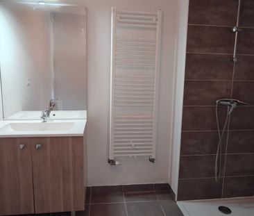 Location Appartement 2 pièces 41m² LAUNAGUET 31140 - Photo 2