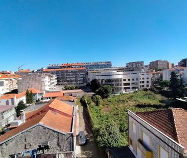 Rua de Santa Catarina, Porto, Porto District 4000-458 - Photo 6