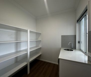 WHO WANTS A BUTLERS PANTRY ? YES PLEASE ! - Photo 6