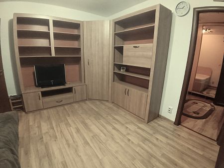 Apartament cu 3 Camere in George Enescu - Photo 2