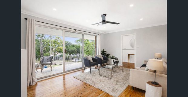 SPACIOUS THREE BEDROOM HOME IN A PRIME LOCATION ! - Photo 1